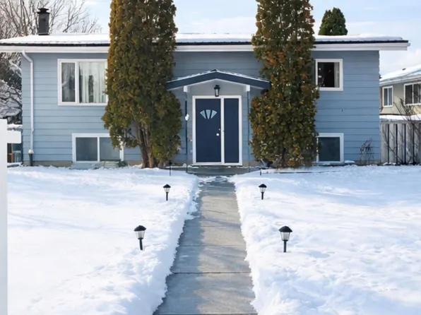 6807 Delwood Rd NW, Edmonton, AB T5C 3A6