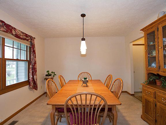 3rd image of 1020 Wickford Dr