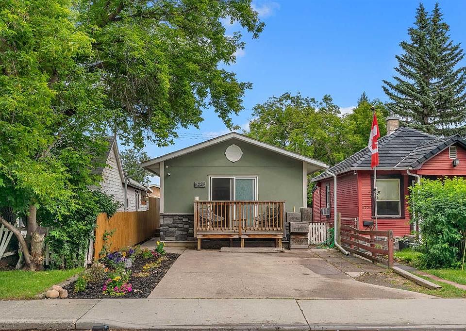 1st image of 6224 W 18a St SE