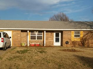 323 S 6th St, Sentinel, OK 73664