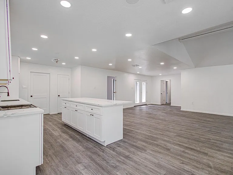 816 Glen Hollow Dr — Photo 5