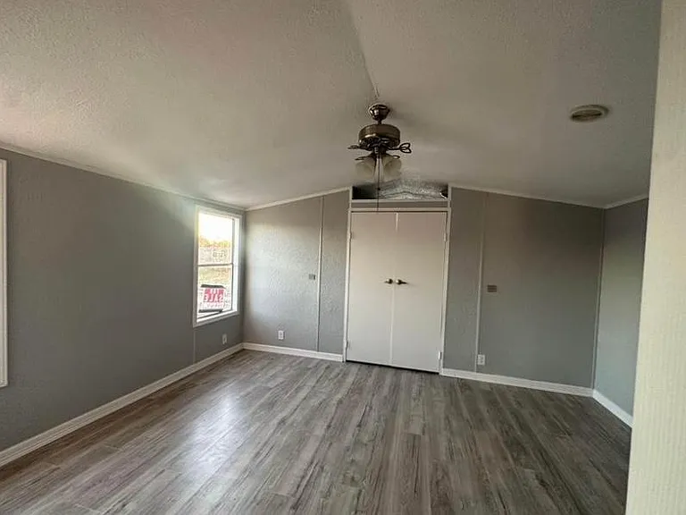 23516 Patricia Ln — Photo 9