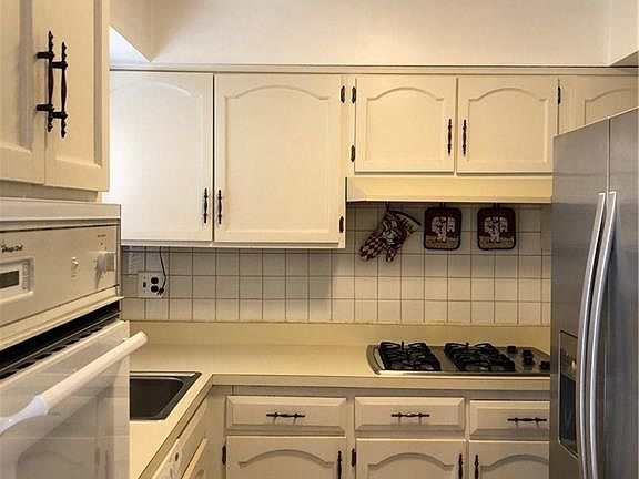 2nd image of 18 Revere Ct APT 2403