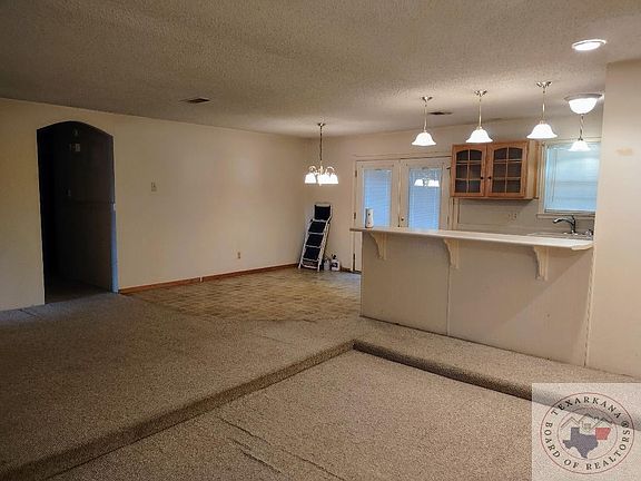 4th image of 109 Sierra Madre Ln