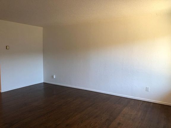 5th image of 711 Bradford Way #A