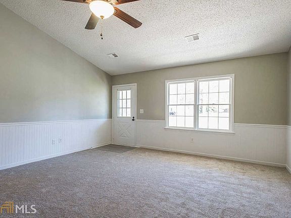 4th image of 65 Tanglewood Ct