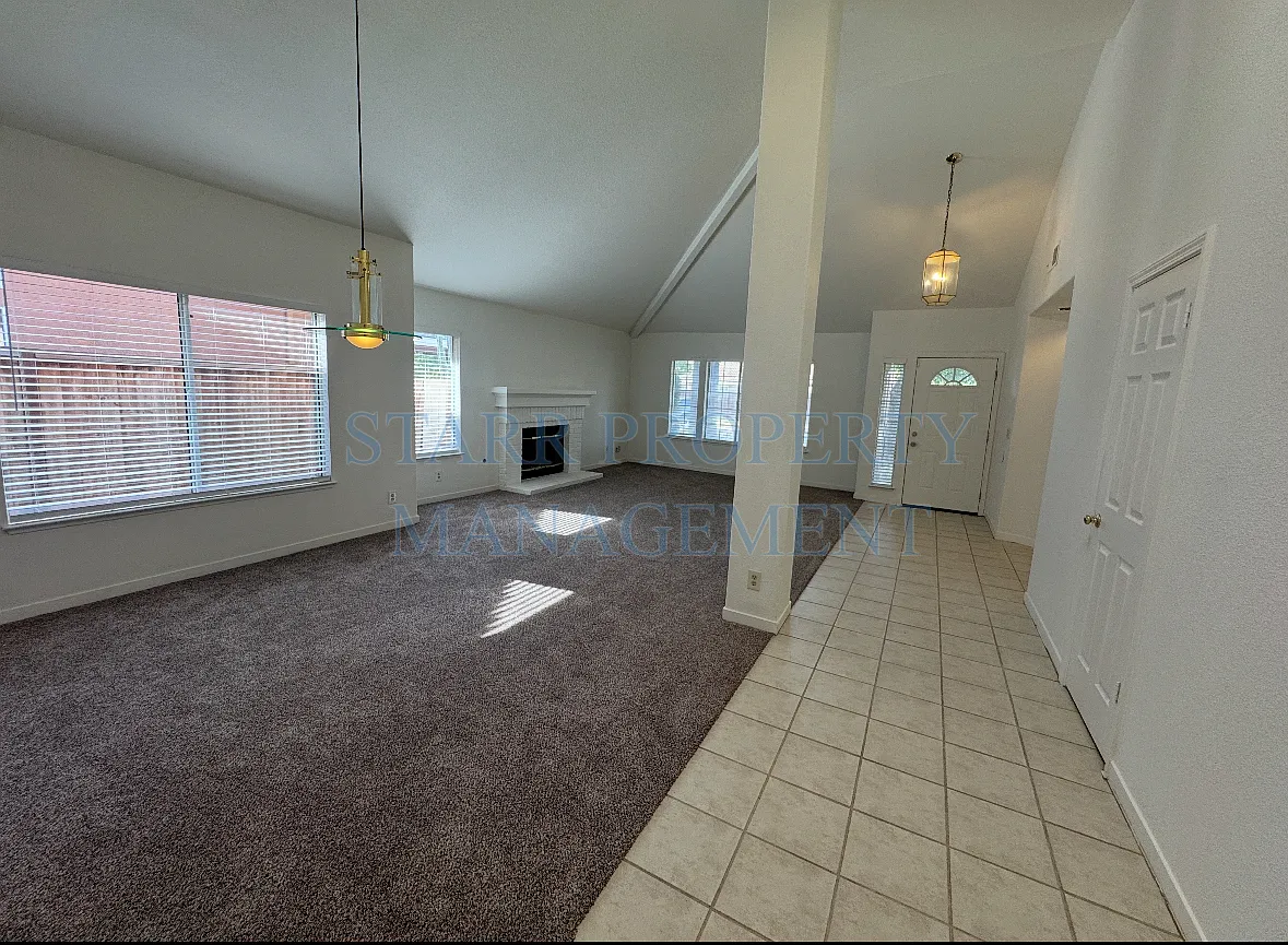 3 bed, 2.0 bath, 2045 sqft, $2,400 — Photo 3