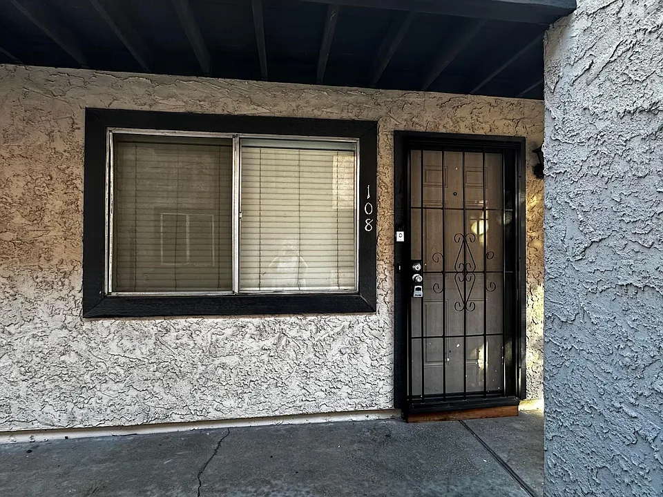 700 W University Dr #108