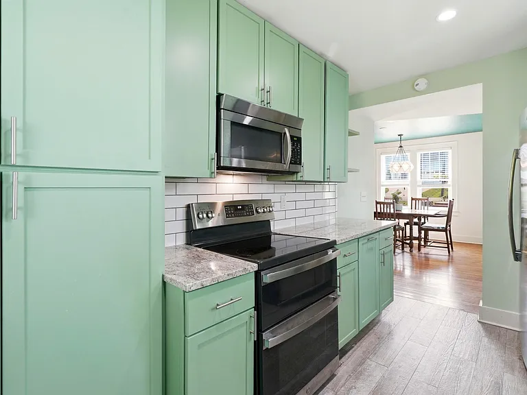 527 Stevenson St — Photo 17