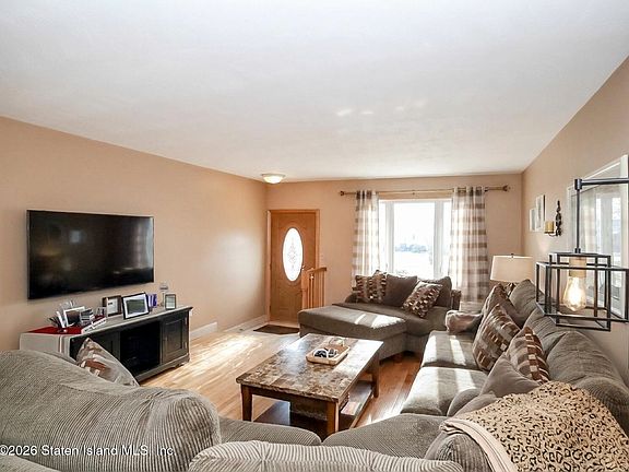 4th image of 109 Salamander Ct