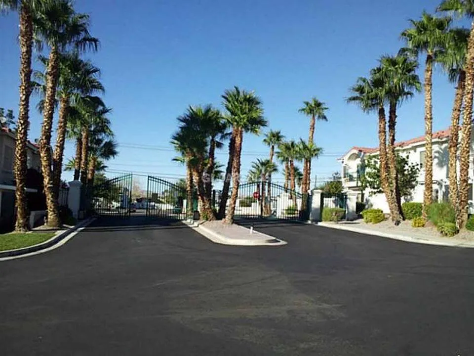 2 bed, 1250 sqft, $1,590 — Photo 1