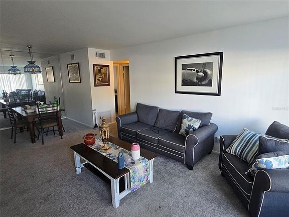 4th image of 2428 Columbia Dr APT 22