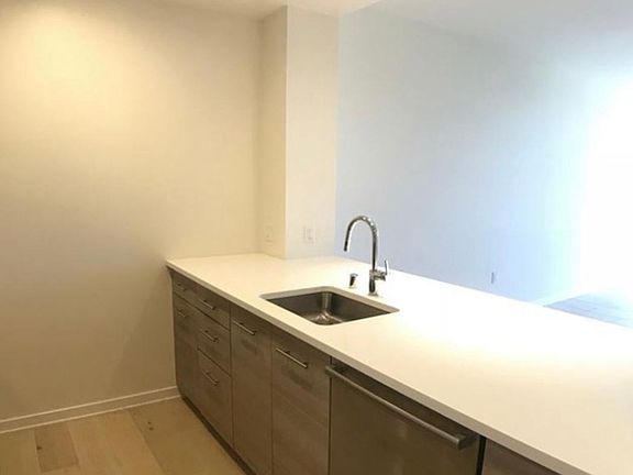 4th image of 451 Donahue St Unit 308