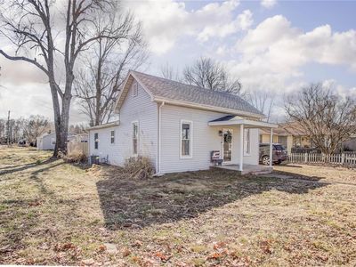 701 S Main St, Pleasant Hill, IL, 62366