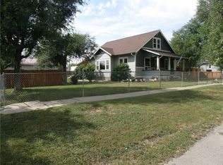 905 3rd St W, Roundup, MT 59072