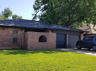 1048 NW 7th Pl, Moore, OK 73160