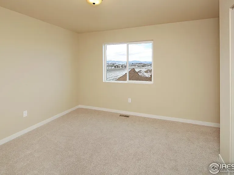 3925 Ginkgo St — Photo 9