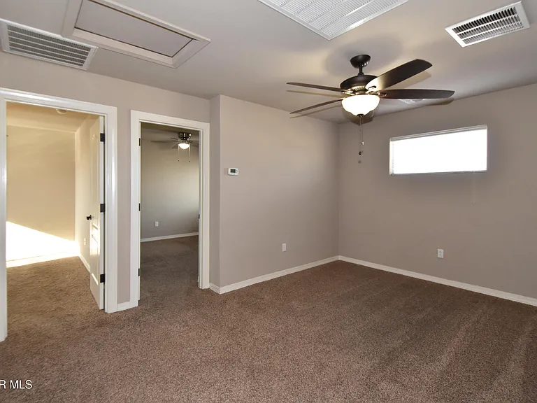 300 Saltford Pl — Photo 38