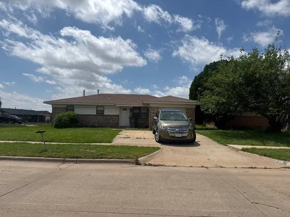 719 SW 49th St, Lawton, OK 73505