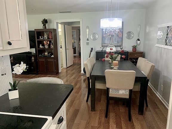 5th image of 300 Main Blvd APT B