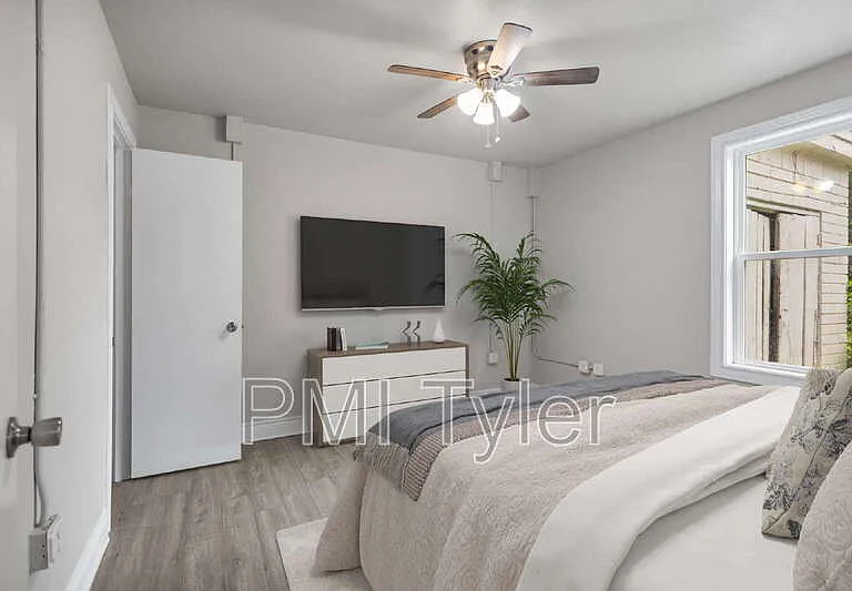 1806 W Oakwood St — Photo 9