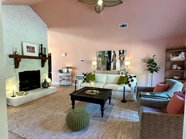 1701 Smugglers Cove Dr, Navarre, FL 32563