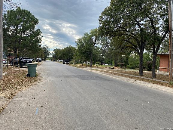 2nd image of 311 W Garden