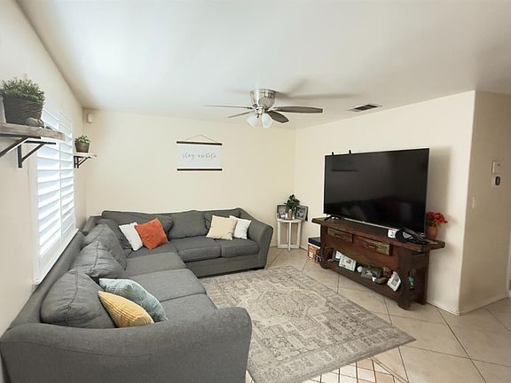 3rd image of 4909 Penelope Pl