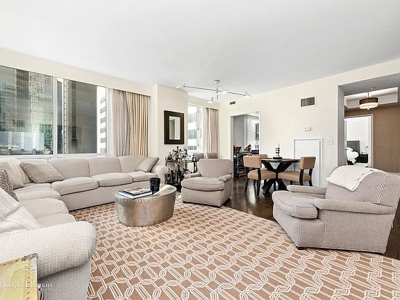 3rd image of 60 E 55th St APT 31B
