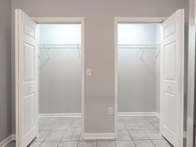 1550 Olympian Cir SW #3 — Photo 9
