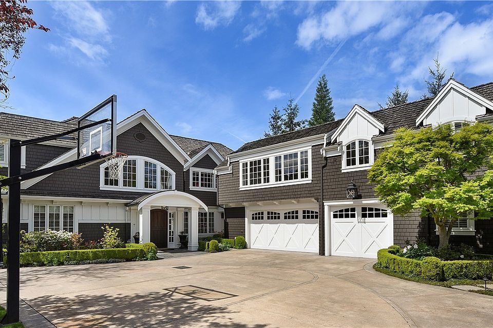 1st image of 425 86th Ave NE