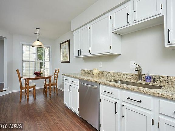 5th image of 32 Amarillo Ct