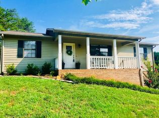 2715 Ridgeview Dr, Maryville, TN 37801