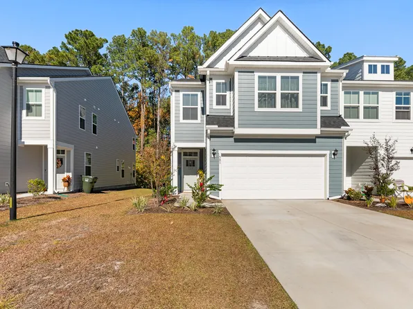 581 Trotters Ln, Moncks Corner, SC 29461