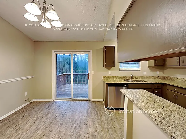880 Highland Ter NE — Photo 8