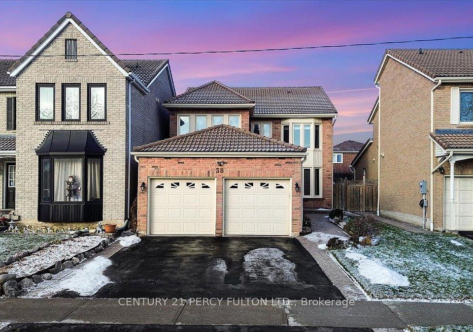 1st image of 38 Carlisle Cres
