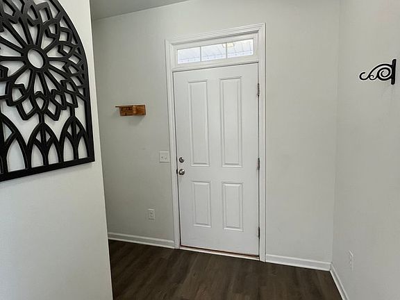 3rd image of 751 Stradleigh Ct
