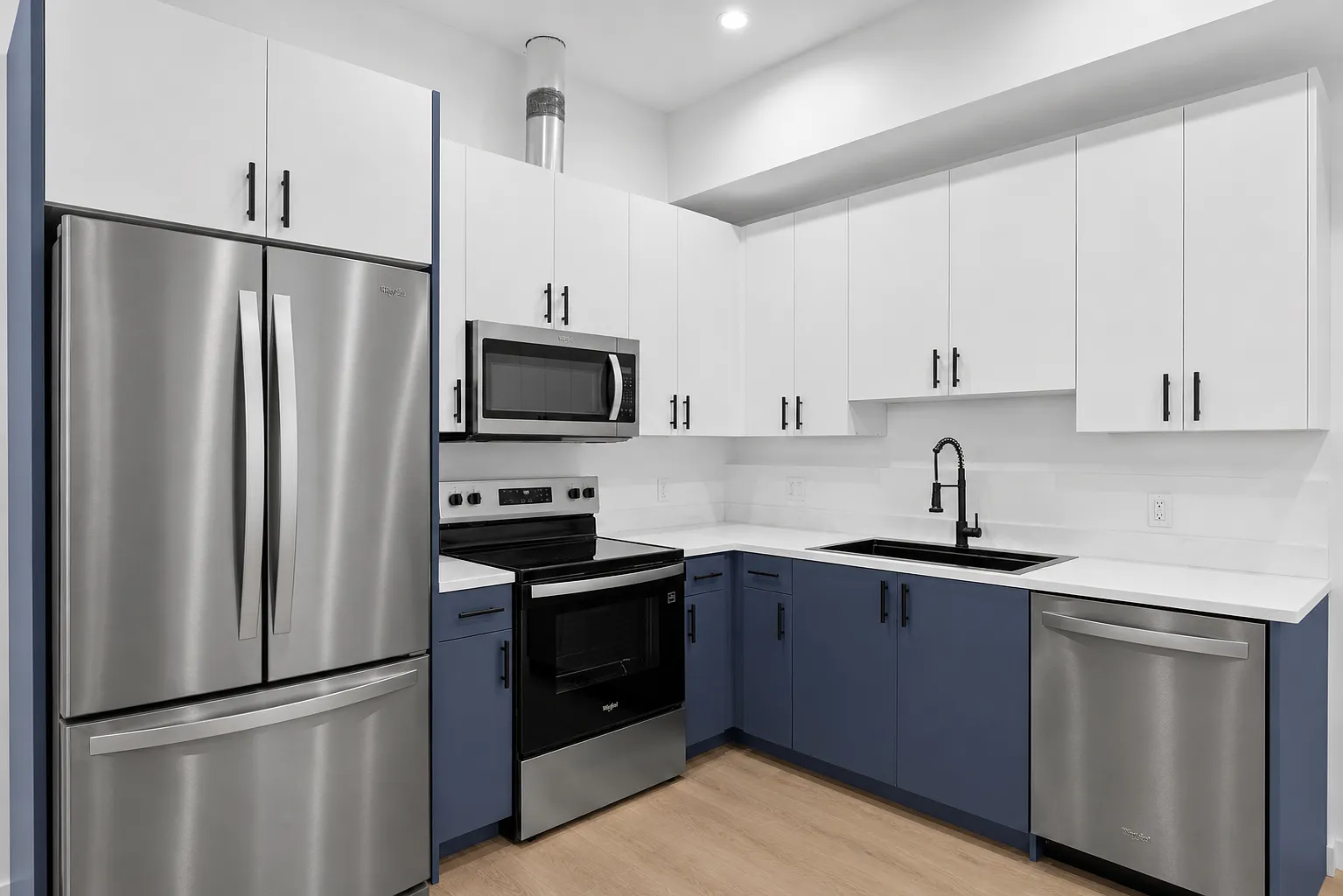 2 bed, 841 sqft, $3,250 — Photo 4