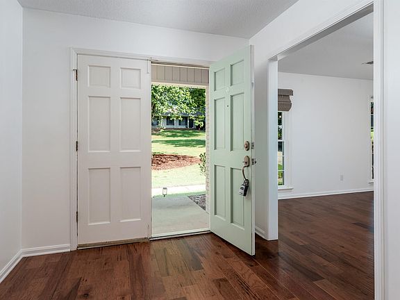 4th image of 1213 Heritage Ln