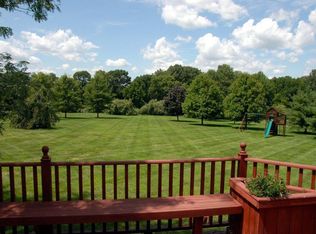 3 Chase Hollow Rd, Hopewell, NJ 08525