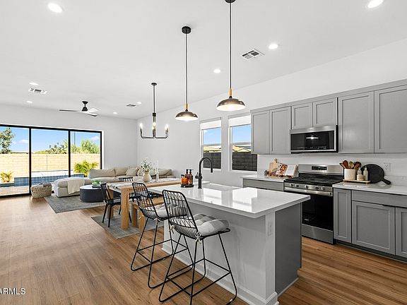 3rd image of 15636 S 182ND Avenue