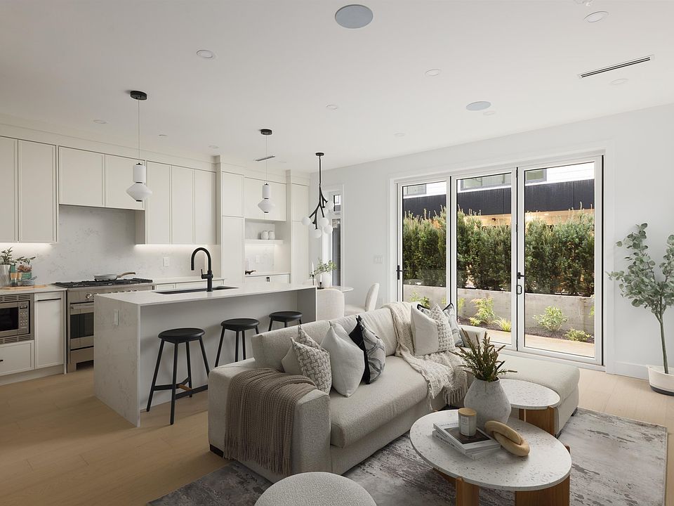 1st image of 419 W 23rd Ave #4