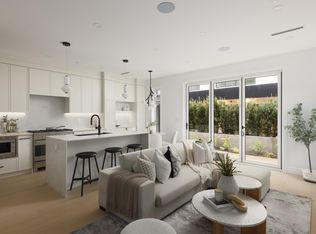 419 W 23rd Ave #4, Vancouver, BC V5Y 2H5