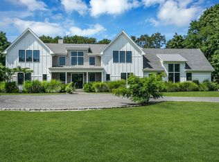 712 Hubbard Ave, Riverhead, NY 11901