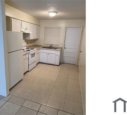 2nd image of 3320 Stella St