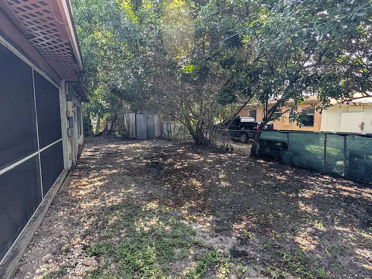 1448 NE 27th Ct — Photo 25
