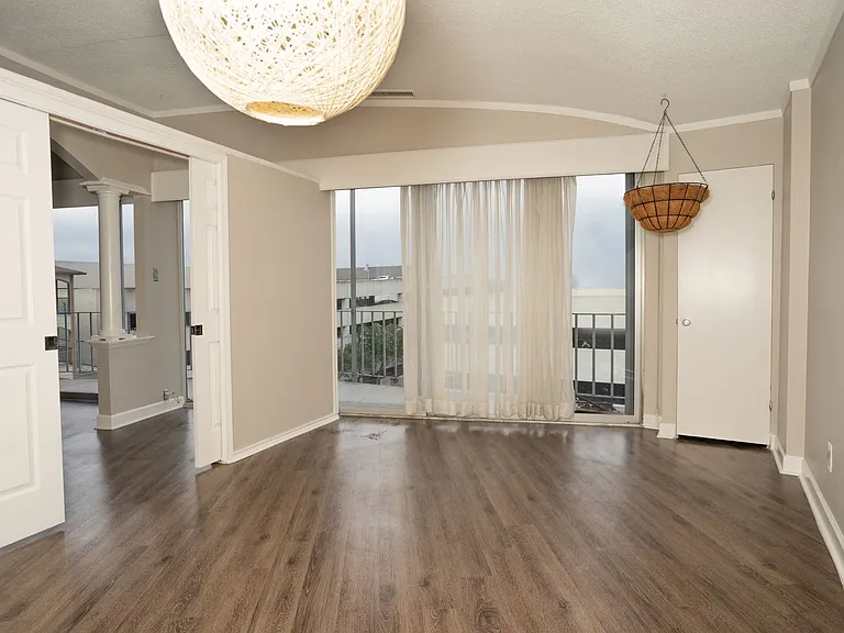 823 S Water St #5F — Photo 6