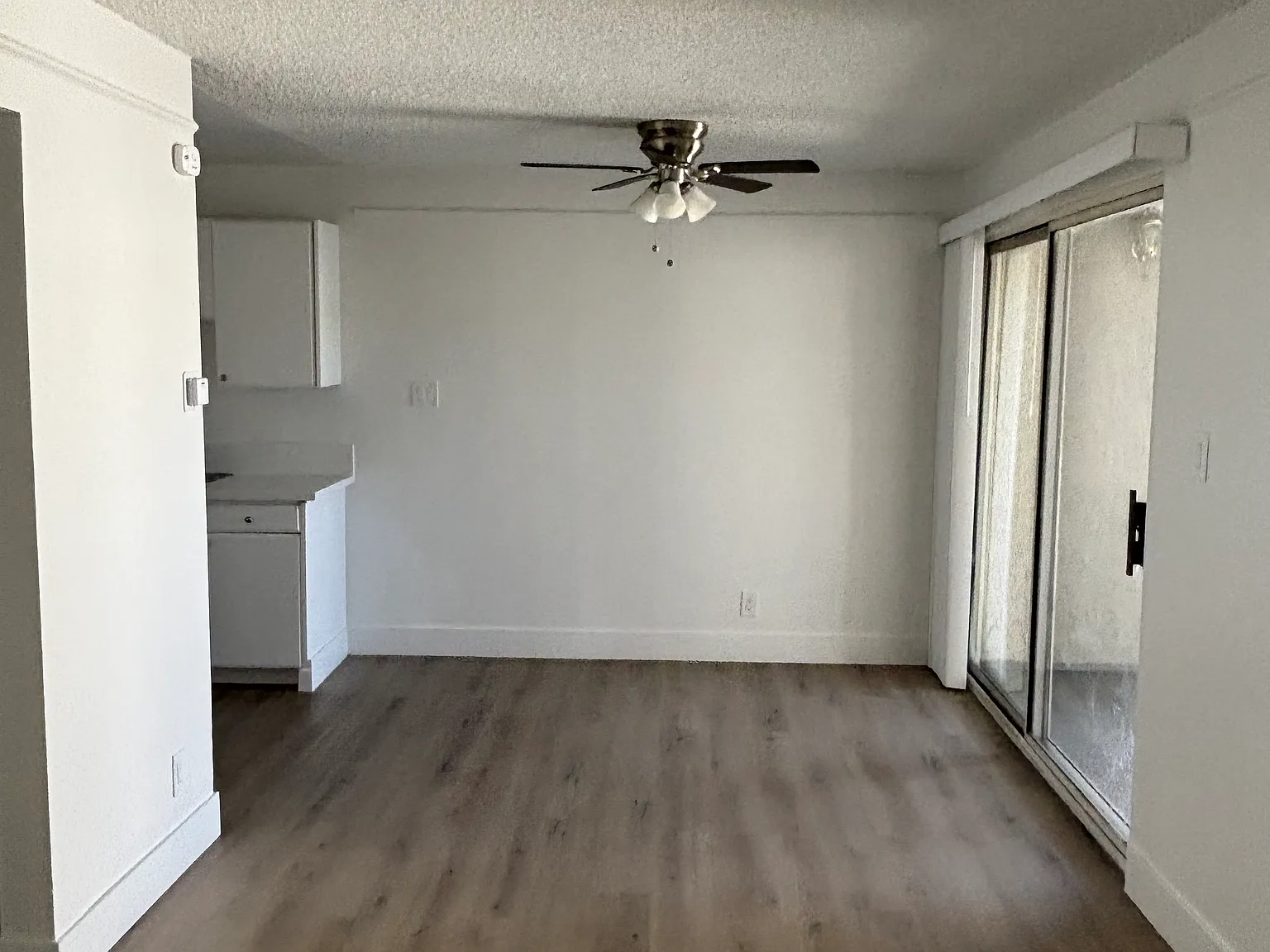 2 bed, 1200 sqft, $2,195 — Photo 4