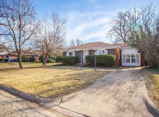 2200 Andover Ct, The Village, OK 73120