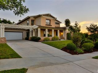 520 Golden West Dr, Redlands, CA 92373